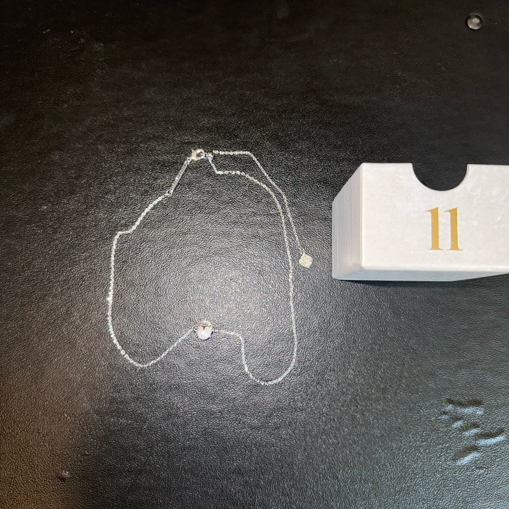 Kendra Scott 2025 12 Days of Joy Silver Box - Picture 13 of 16